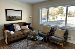 Corner Cottage by the Falls